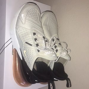 Women’s Nike Air 270